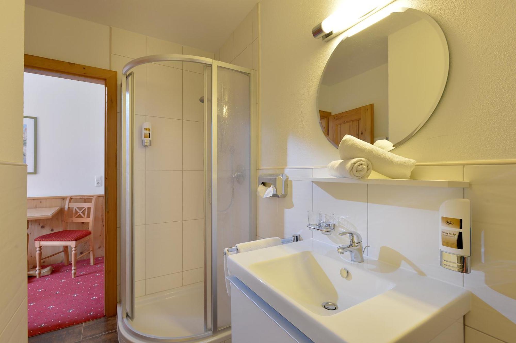 Hotel Alpenhof 베스텐도르프 외부 사진